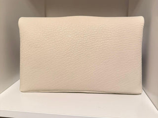 POCHETTE ENVELOPE CASSANDRE GRANDE IN PELLE DI AGNELLO