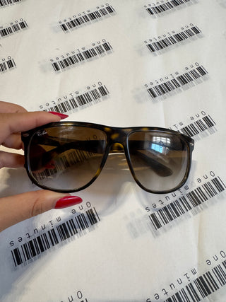 Ray ban
