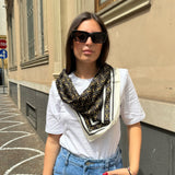 T-shirt foulard