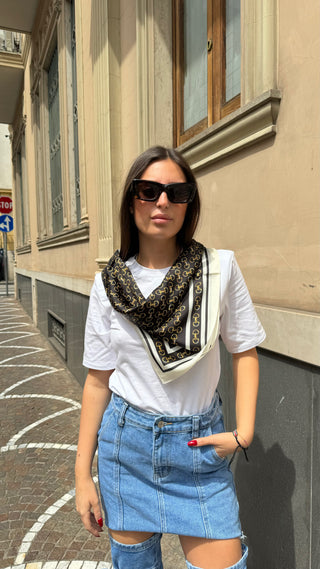 T-shirt foulard