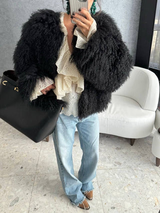 Mongolia modello Elsa collo Chanel